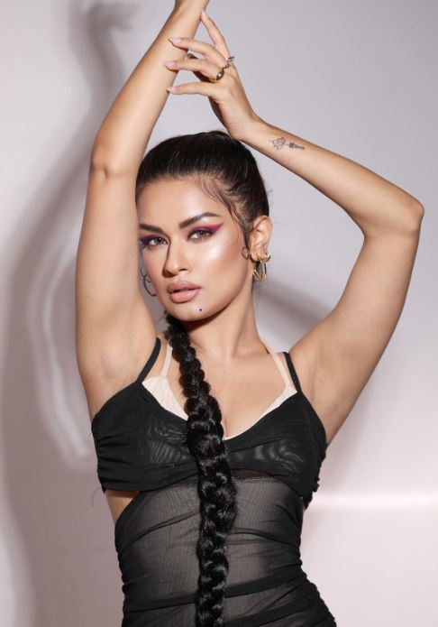 Avneet Kaur's Braided Plait Style Is All About New Fashion Goals; See To Believe 807629