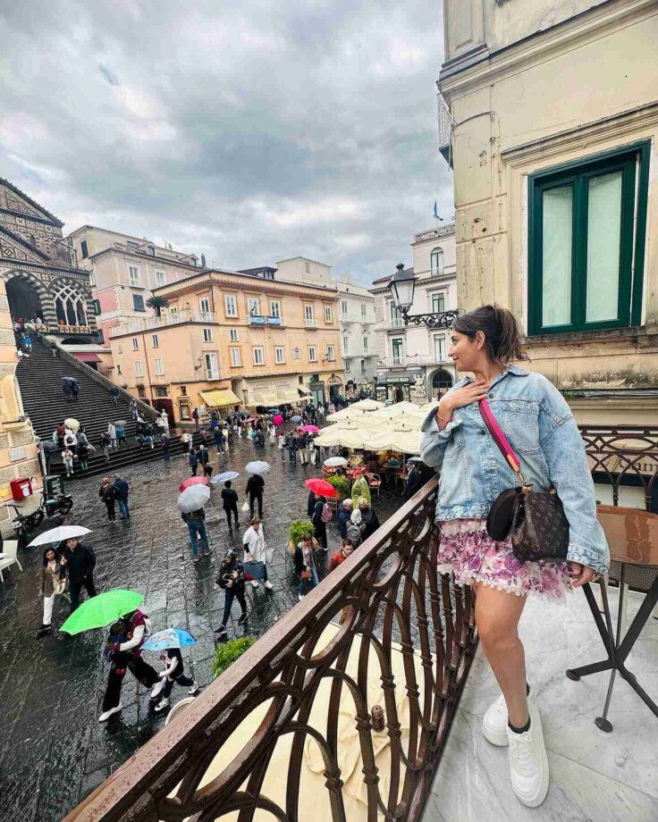 Good Times: Mouni Roy finds her ‘life’ precious in Italy 807147