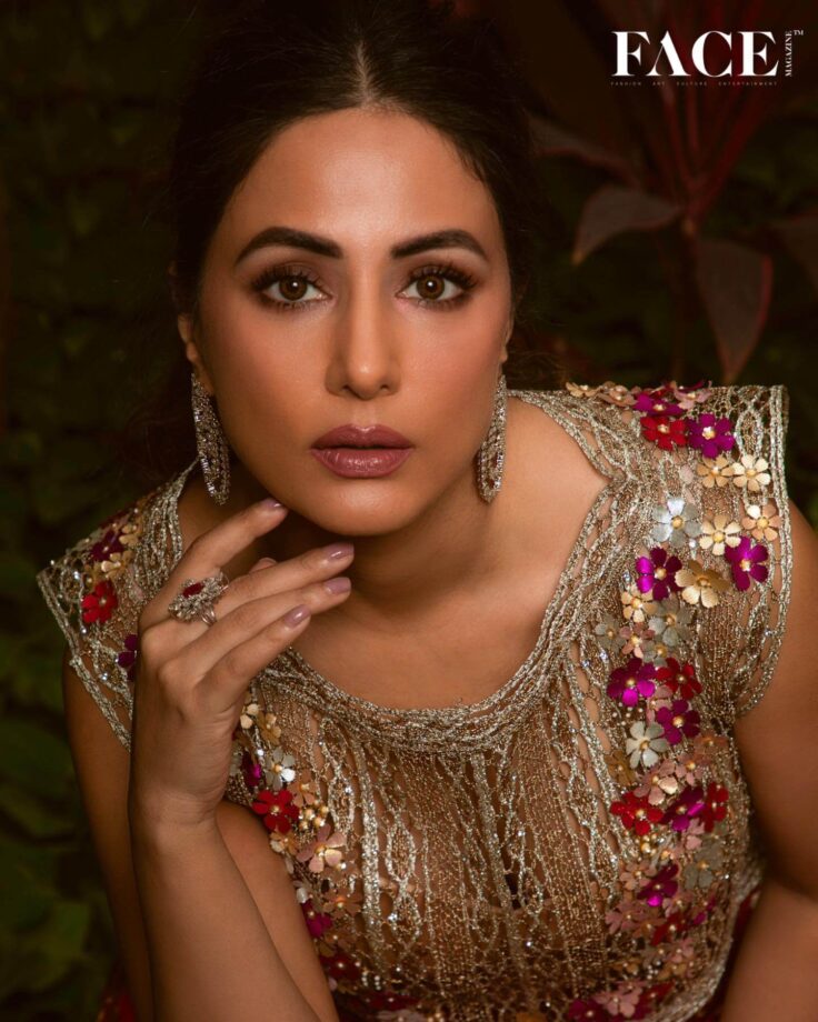Hina Khan Becomes The Face Of The Month, Looks Ravishing In Shimmery Ensembles 807986
