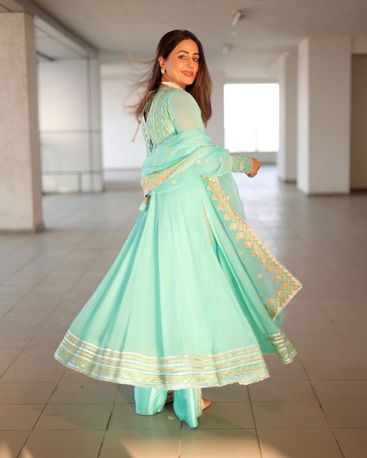 Hina Khan brings back the iconic Anarkali with a plunging neckline, see pics 806944