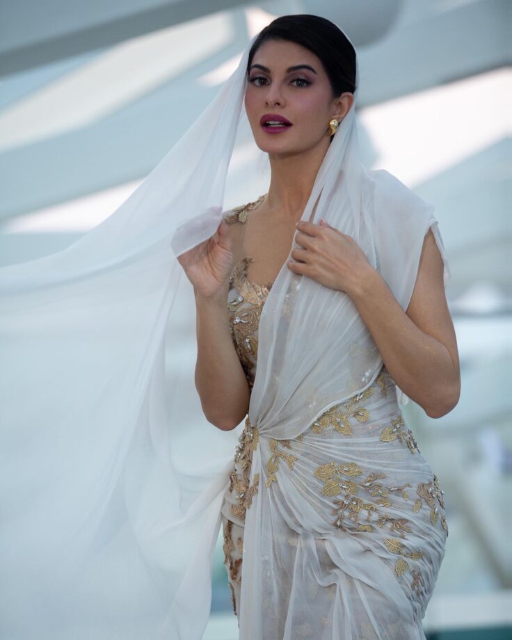 Jacqueline Fernandez is ultimate vision in white, we are crushing 810909