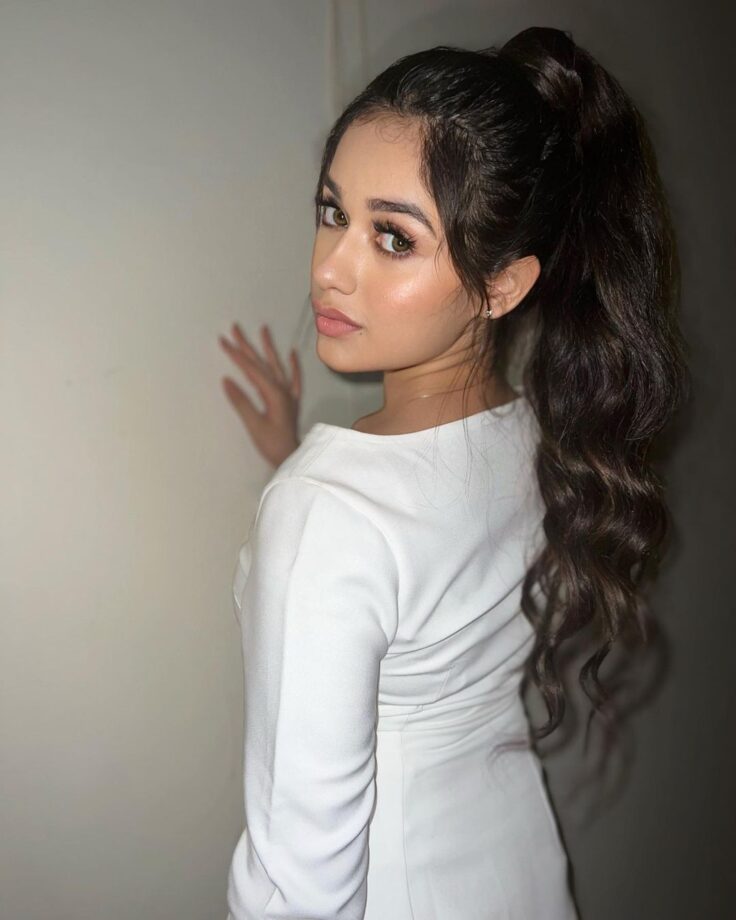 Jannat Zubair's Latest Obsession Is For Colour White; Check Here 805019