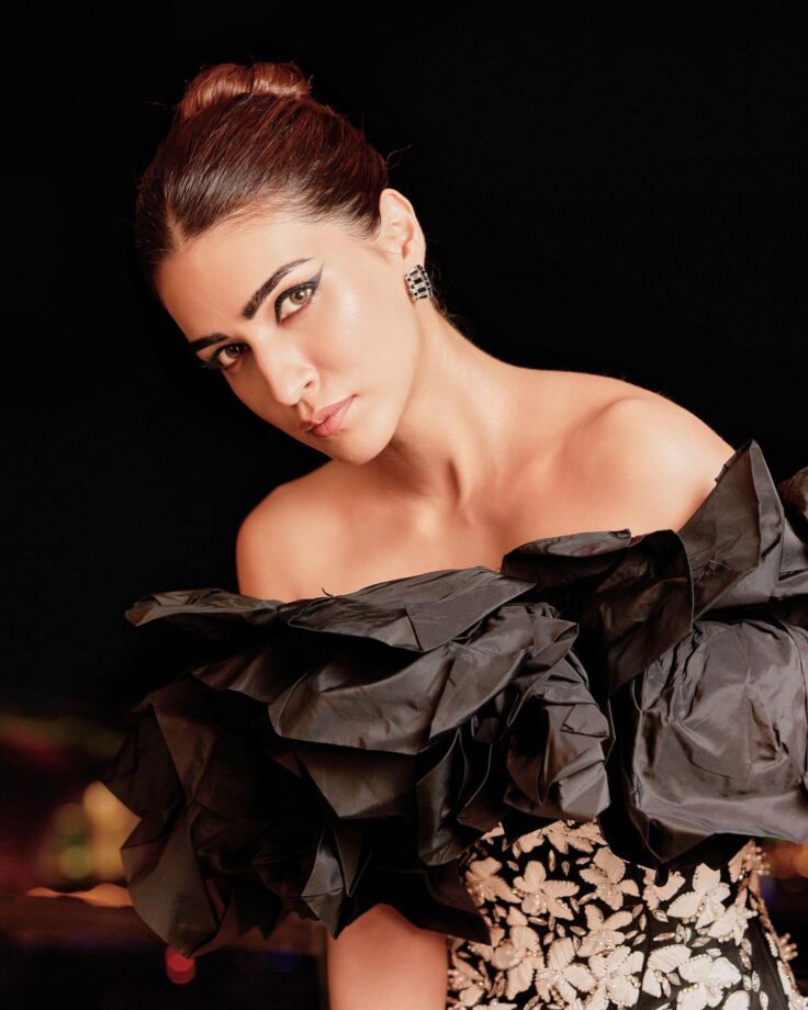 Kriti Sanon’s staples are all about black and white 810773
