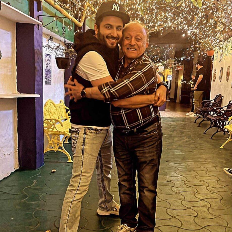 'Kundali Bhagya' fame Dheeraj Dhoopar shares adorable birthday wish for father, we are in love 803117