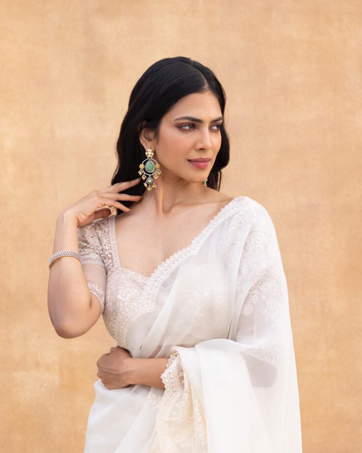 Malavika Mohanan is a vision to hold in white transparent saree, Ananya Panday appreciates 804910