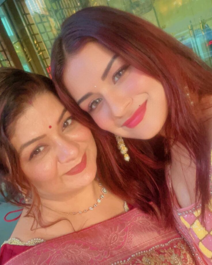 Mother’s Day: Avneet Kaur and Ashnoor Kaur drop candid moments with their mothers 807090