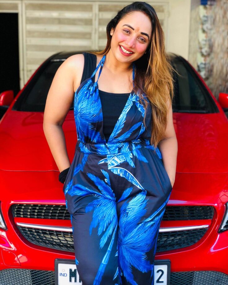 Rani Chatterjee Looks Gorgeous In Blue Jumpsuit, Deepshikha Nagpal Loves It 804544