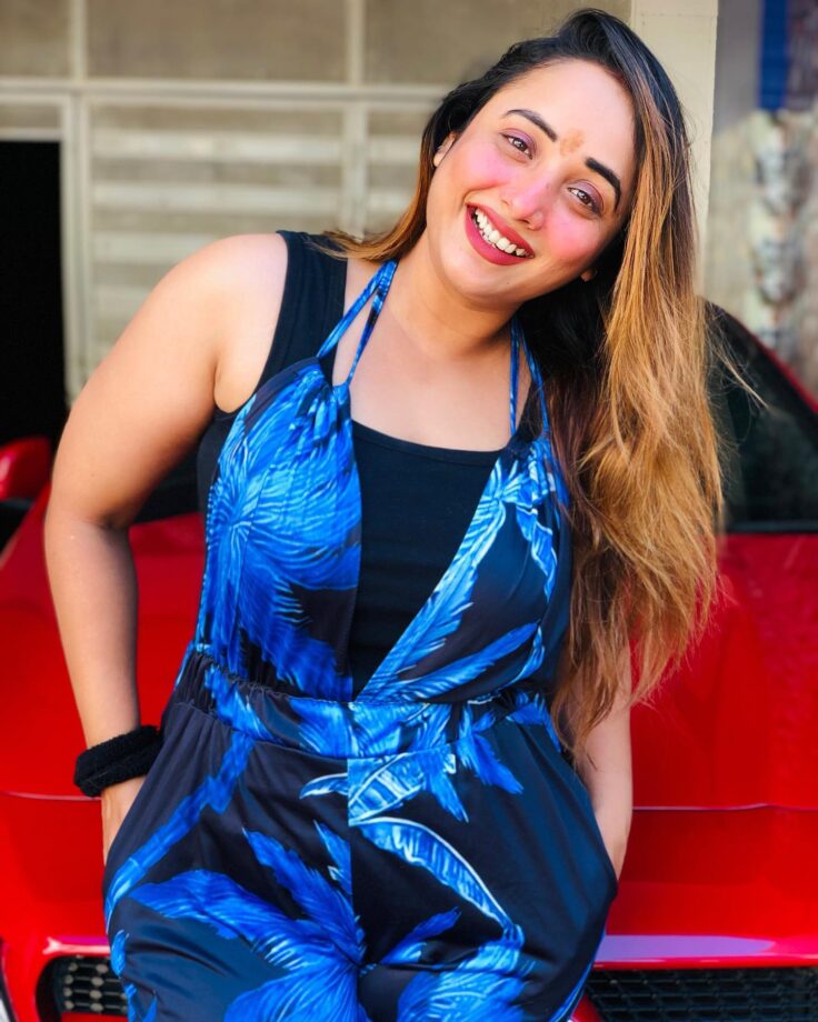 Rani Chatterjee Looks Gorgeous In Blue Jumpsuit, Deepshikha Nagpal Loves It 804543