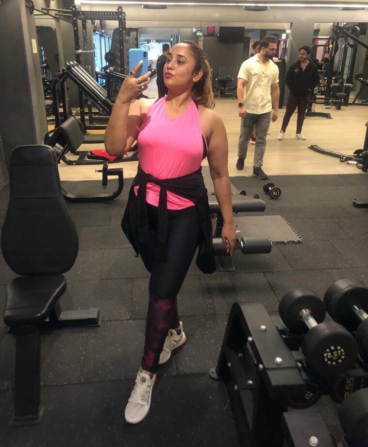 Rani Chatterjee's Mid Workout Selfie Session Is A Must Watch 807938