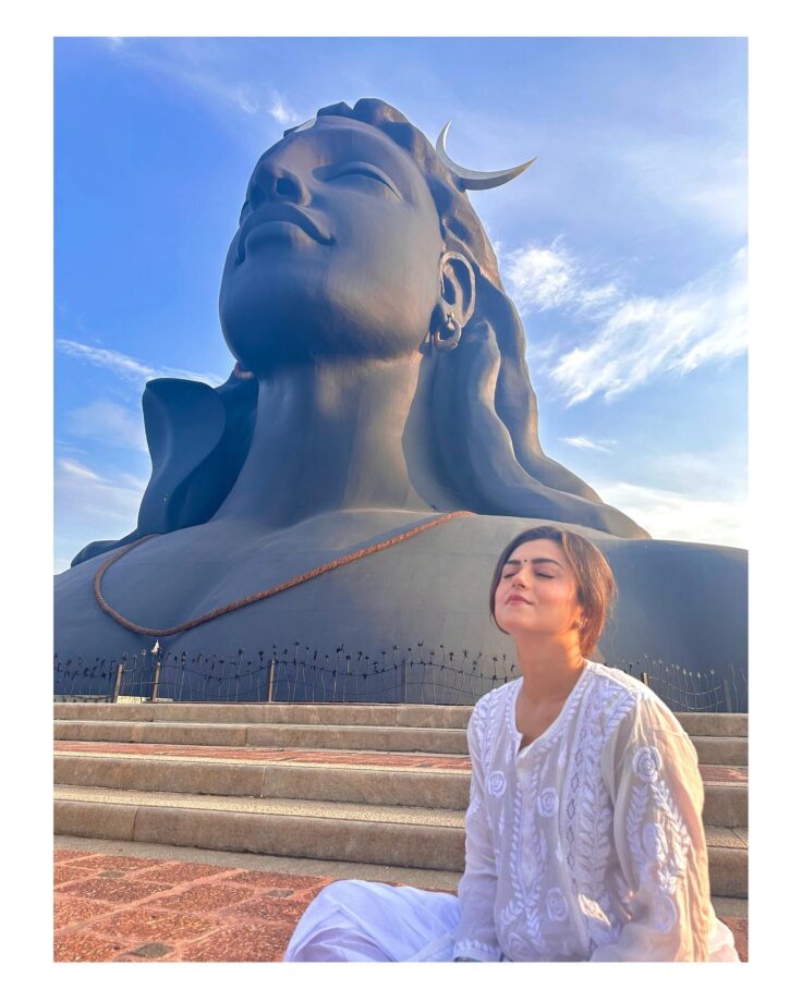 Ridhi Dogra embraces spiritual side, takes a break from the city hustle, check out pics! 809905