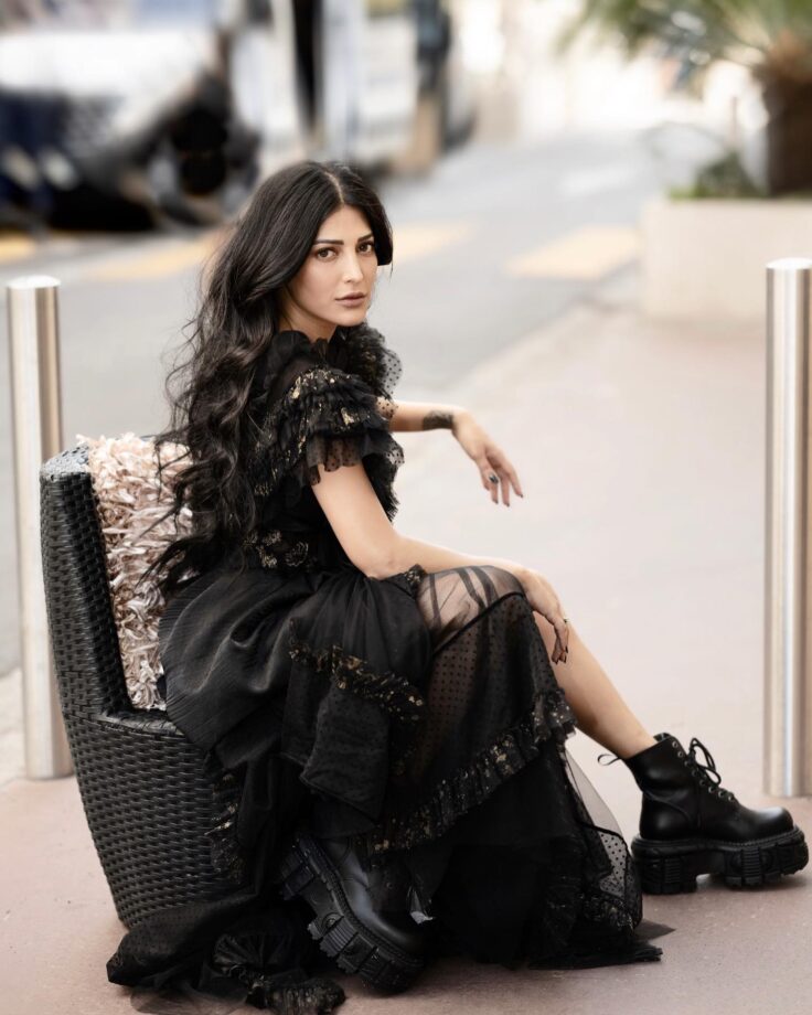 Shruti Haasan Dolls Up In Goth Look; Anoushka Shankar Says 'My Favorite...' 810729