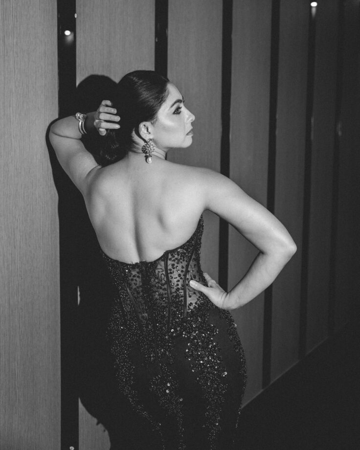 Sonalee Kulkarni Sparkles In Stone Embellished Bodycon Gown(Rare Pics) 807942