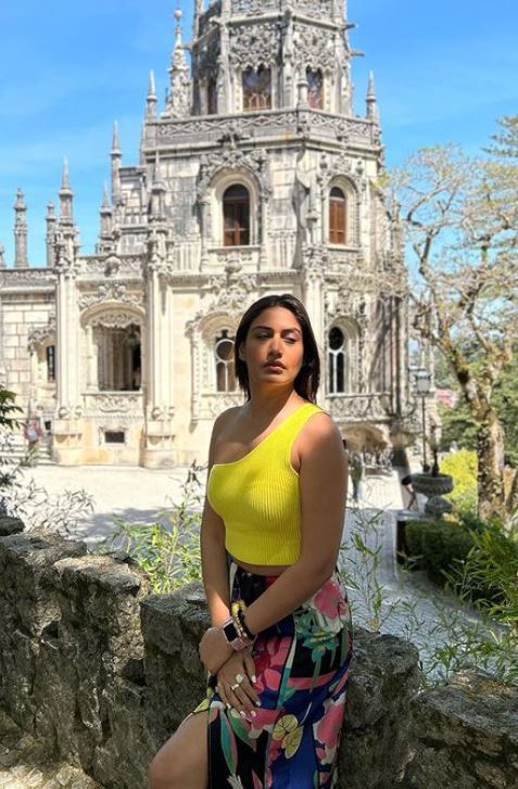 Surbhi Chandna's Fancy Dump In One-Shoulder Top And Slit Skirt Mesmerizes Fans; Check Here 804657