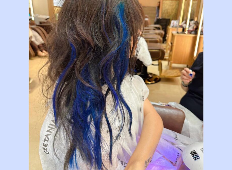 Trending: Avneet Kaur colours her hair blue, internet in awe 810277