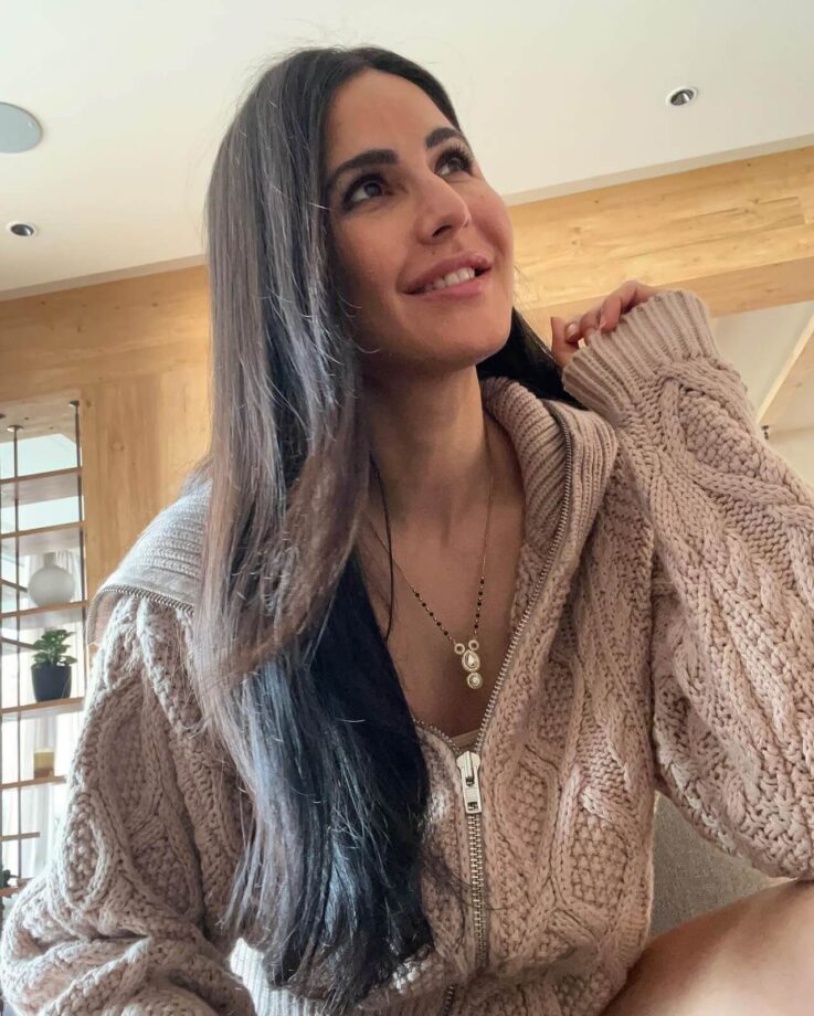 When Katrina Kaif turned the sassy bahu in beige sweater and mangalsutra 805960