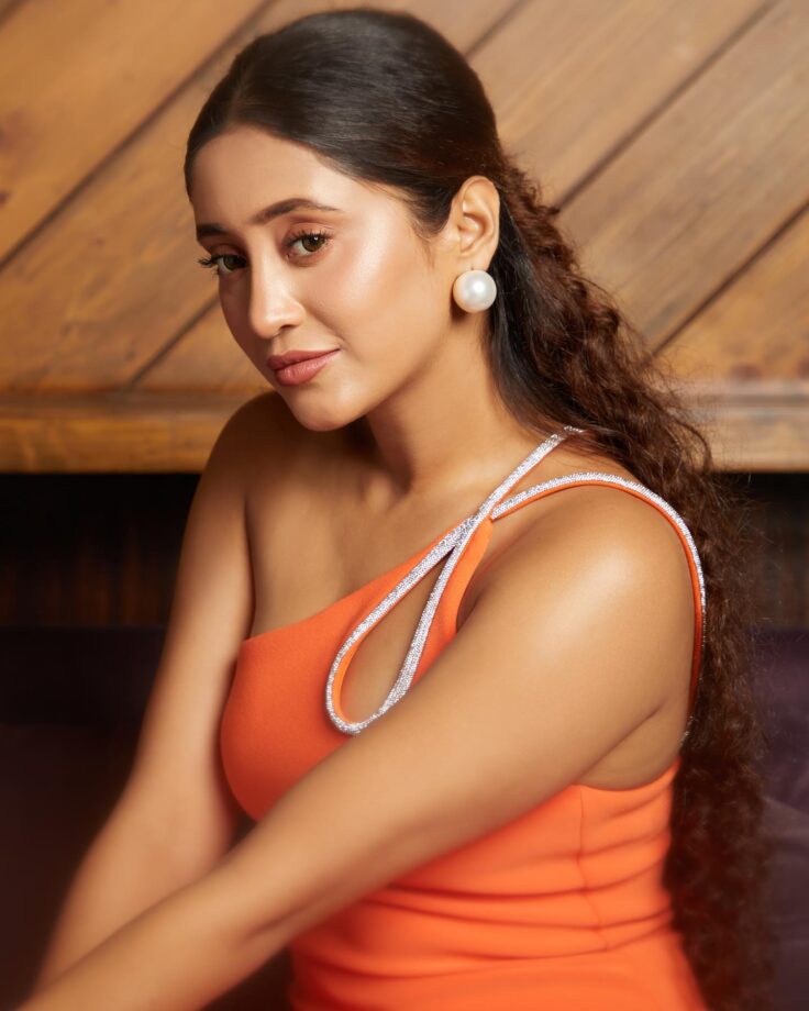 YRKKH: Shivangi Joshi raises heat in orange one-shoulder outfit (bold pics alert) 808761