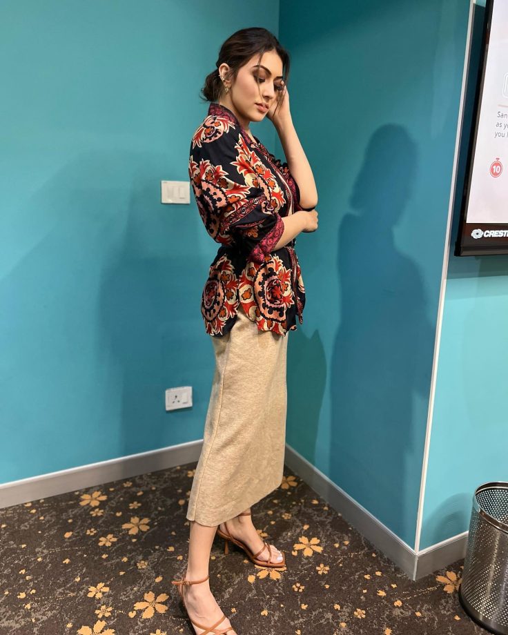 “Access to my energy is a privilege”, Hansika Motwani gets cryptic 814525