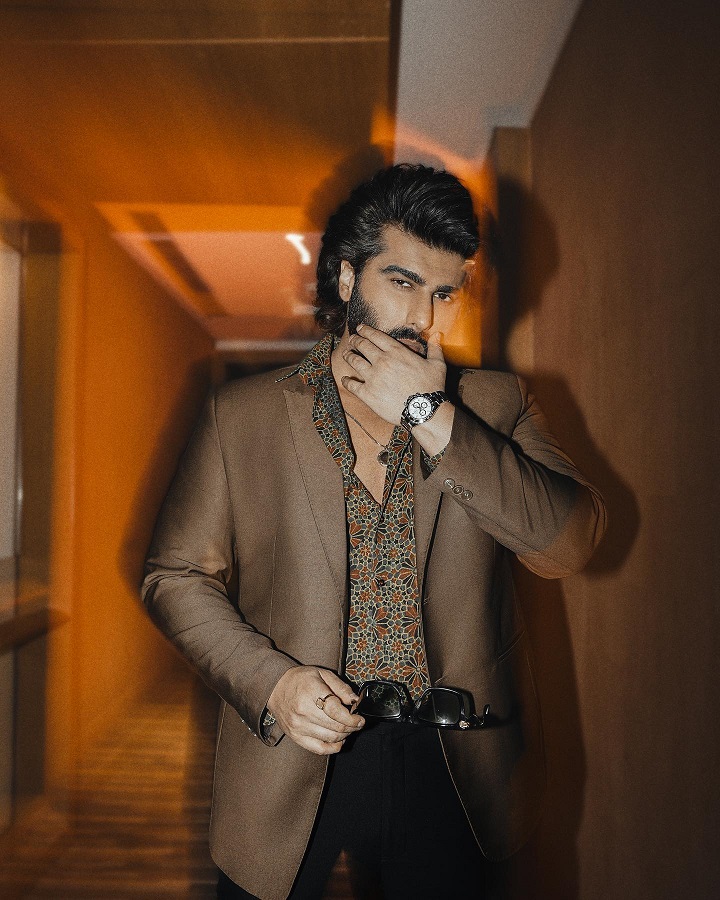 Arjun Kapoor gets the suit play on check, looks dapper 817284