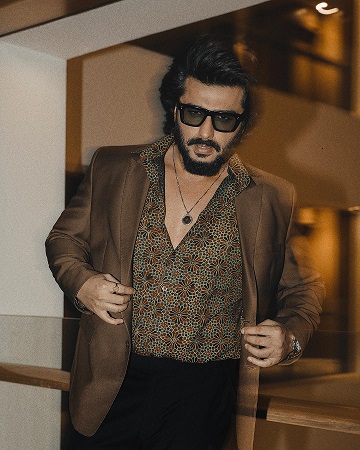 Arjun Kapoor gets the suit play on check, looks dapper 817281