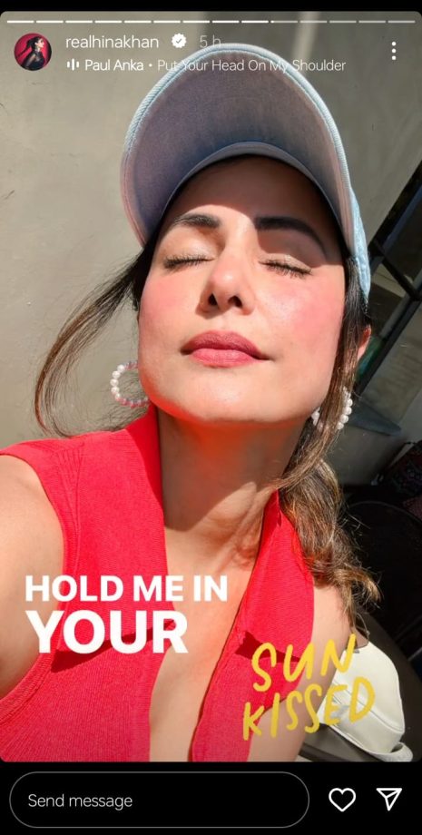 Hina Khan Glows In Sunkissed Picture, Enjoys Turkey Croissant 819047