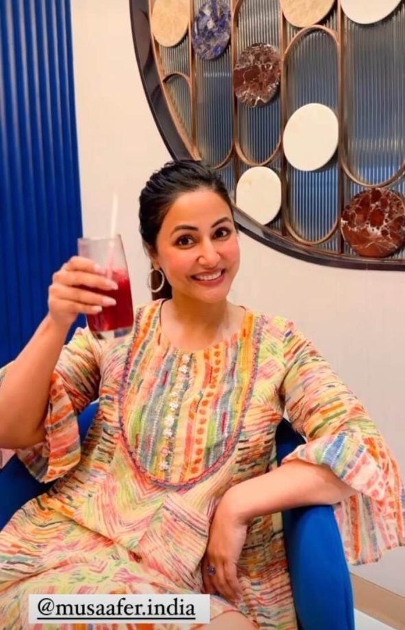Hina Khan Goes On A Food Date; Enjoys Cupcake, Shakes, And More 814041