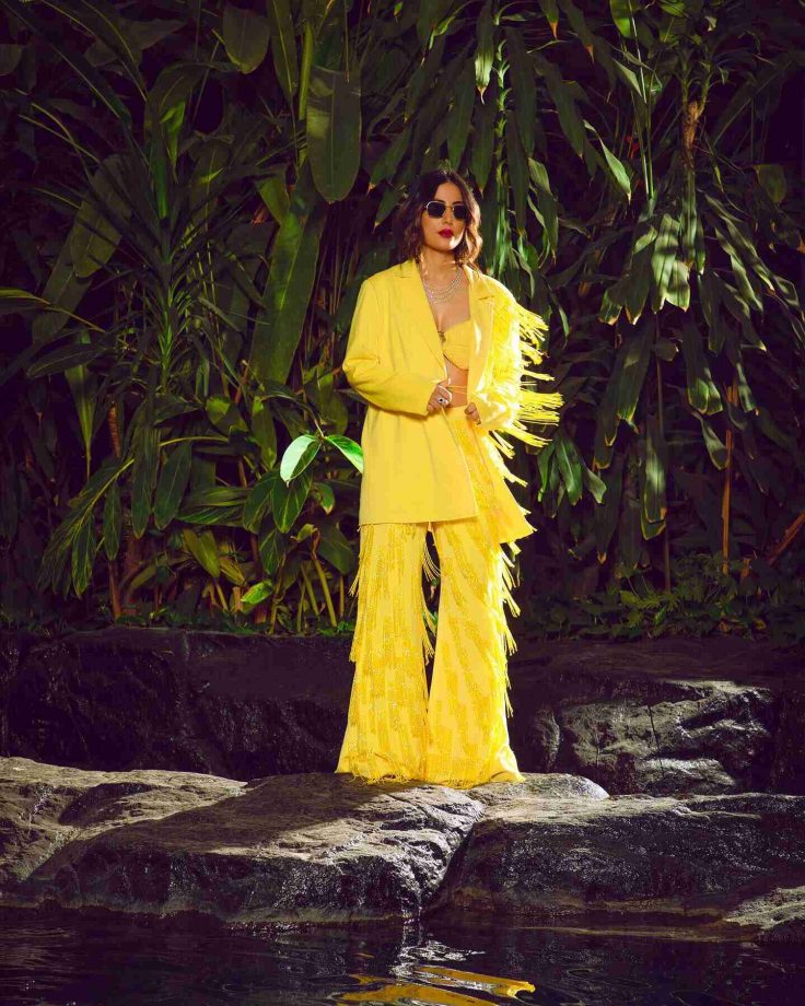 Hina Khan's Goes Colorful In Yellow Pantsuit; Must-See Pics 812259