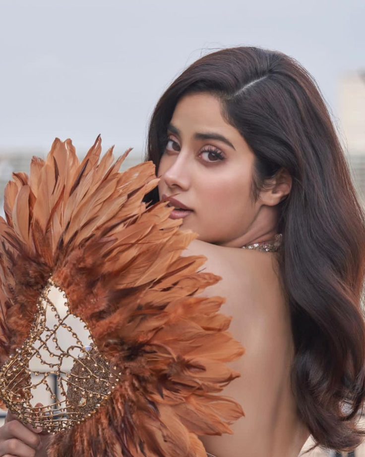 Janhvi Kapoor Looks Glamourous In Antique Gold Trail Gown By Manish Malhotra 821639