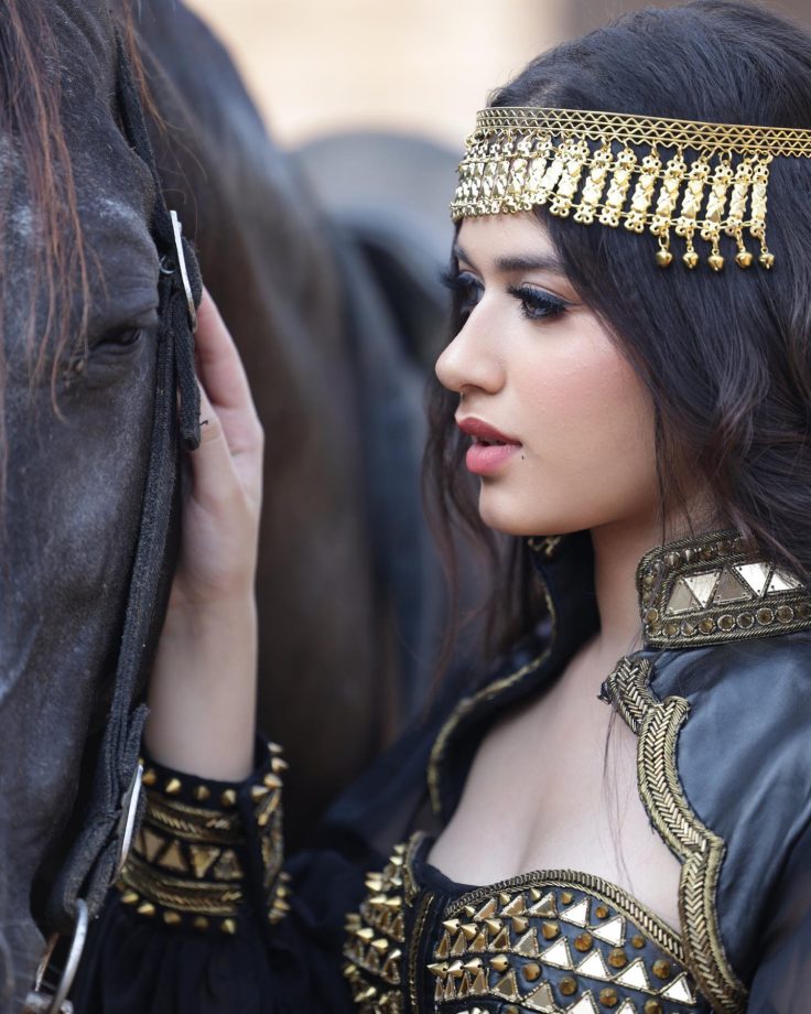 Jannat Zubair Rahmani's stunning royal avatar is winning hearts, come check out 814358