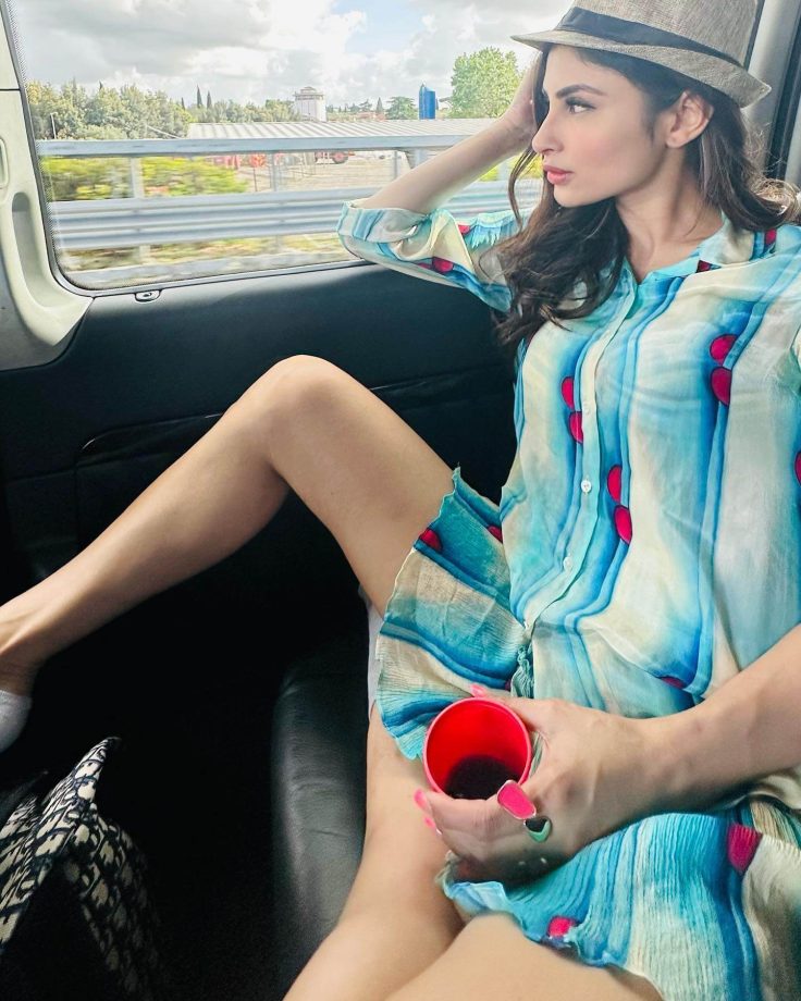 Mouni Roy Delights Fans With Captivating Throwback Vacation Pictures, See Here 819196