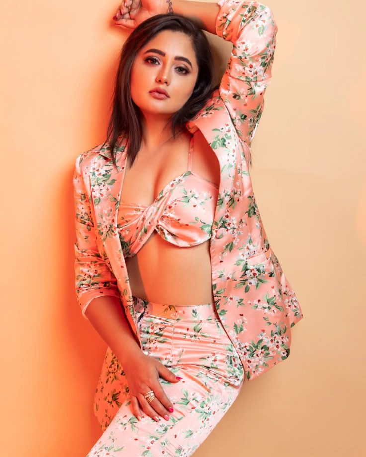 Rashami Desai goes bold and beautiful like never before, come check out 818498