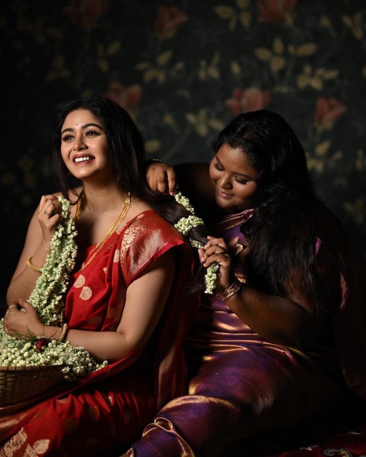 Ritabhari Chakraborty Poses With Super Model; Subhashree Ganguly And Sanjana Banerjee React 812955