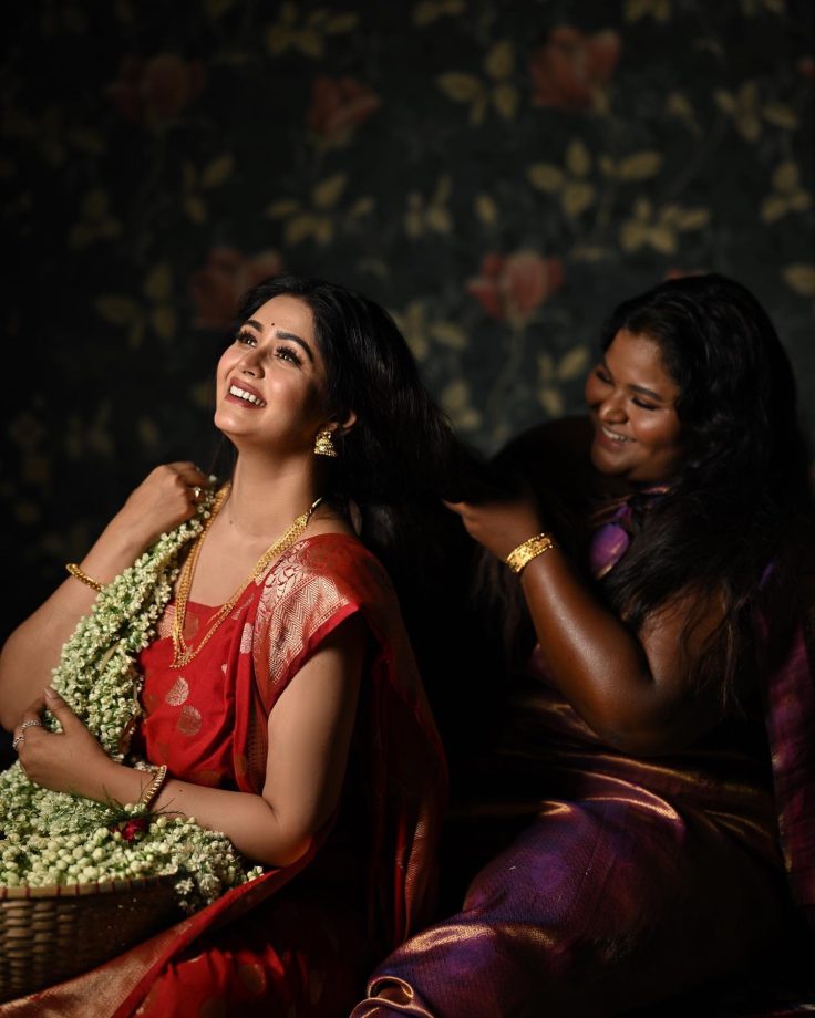 Ritabhari Chakraborty Poses With Super Model; Subhashree Ganguly And Sanjana Banerjee React 812959