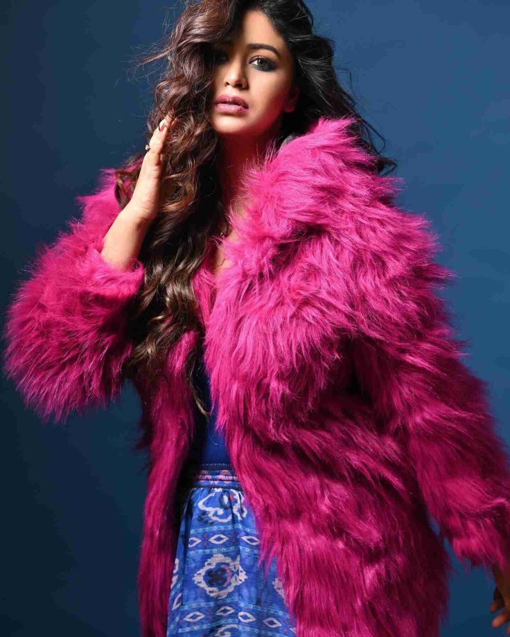 Ritabhari Chakraborty Turns Barbiecore In Pink Fur; Looks Dramatic 815341