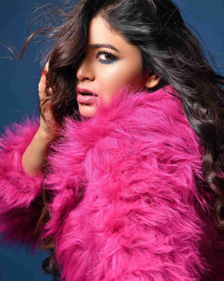 Ritabhari Chakraborty Turns Barbiecore In Pink Fur; Looks Dramatic 815342