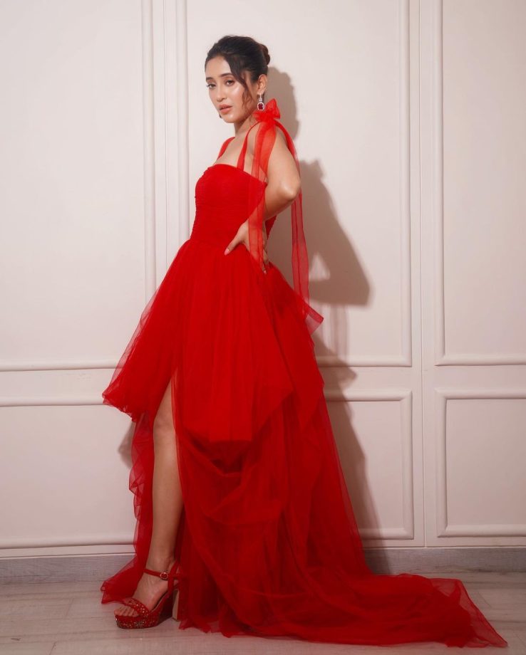 Shivangi Joshi Exudes The Best Of Grace And Style In This Amazing Red Trail Dress; Check Pics 815901