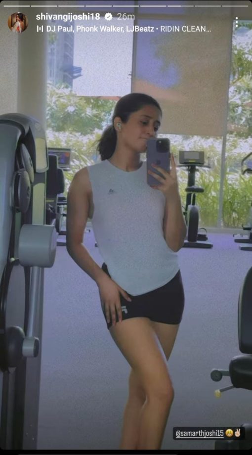 Shivangi Joshi's Cute Pose In The Gym In T-Shirt And Shorts Wins Hearts; Take A Look 814505