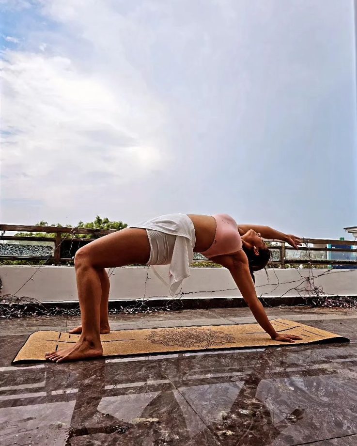 Sneak Peek Into Akshara Singh And Kajal Sharda's Inspirational Yoga Positions 818346