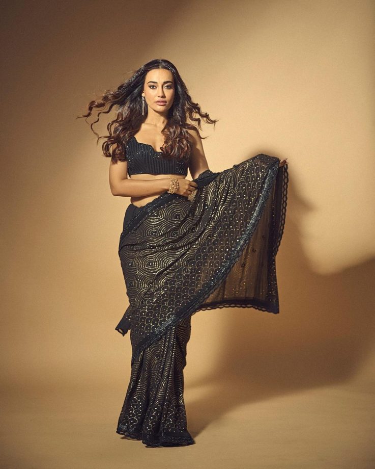 Surbhi Jyoti Chooses Colour Black For The Day: Engages In Sequin Saree Style 815889
