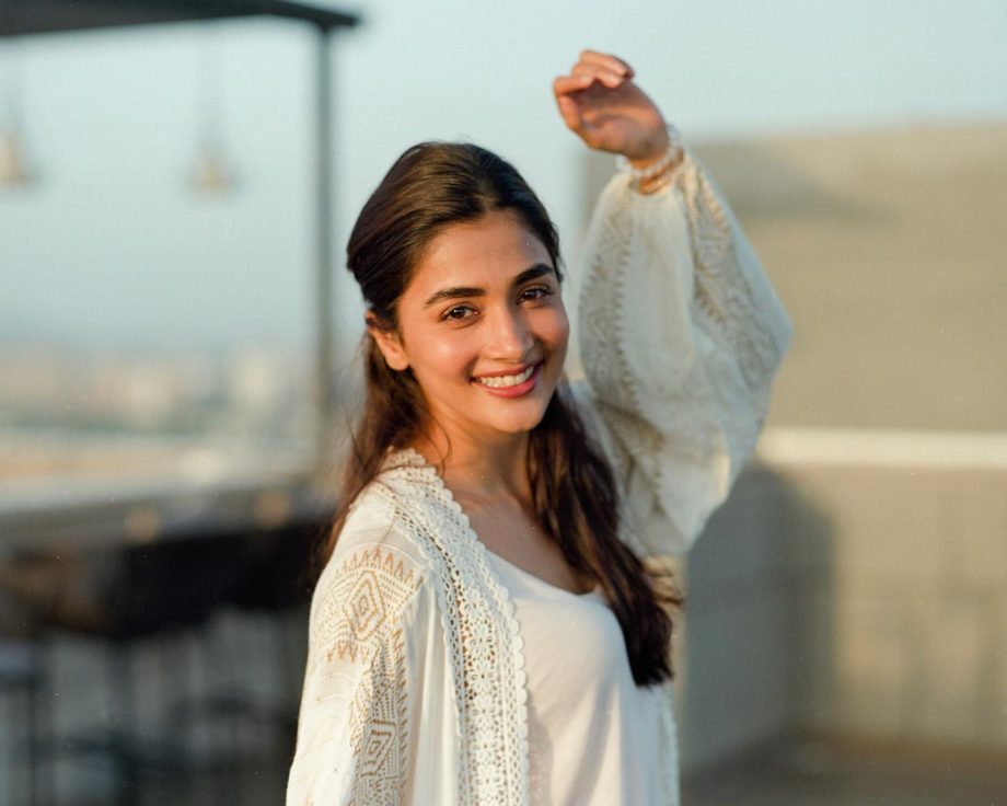 Why is Pooja Hegde all smiles and happy? 816669