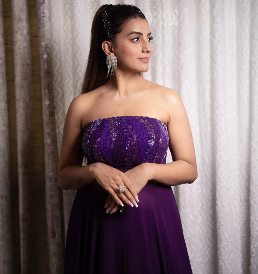 Akshara Singh Turns Muse In Purple Sparkling Gown; See Pics 834363