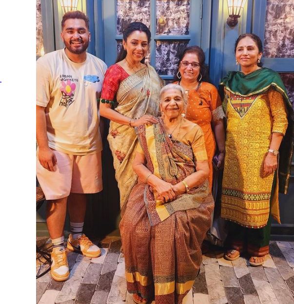 Anupamaa Fame Rupali Ganguly Takes Time Out To Meet Content Creator Viraj Ghelani's Nani; Check The Adorable Pics 834243
