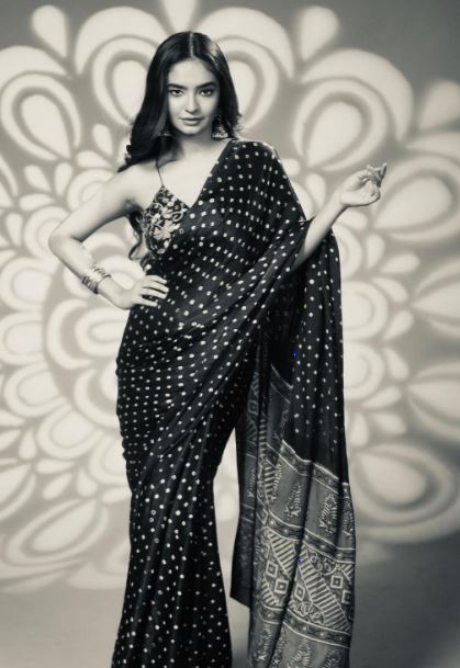Anushka Sen Checks Her Style In Sensational Polka Dot Saree Style; Check Here 838894