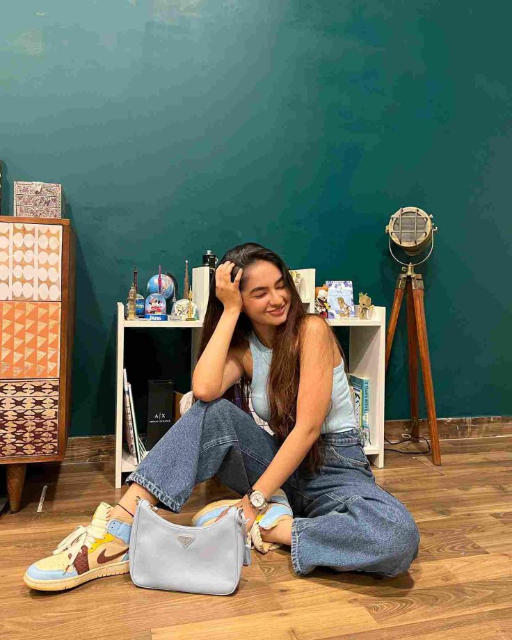Anushka Sen’s ‘laid-back’ style file is all about denim couture, see pics 832084