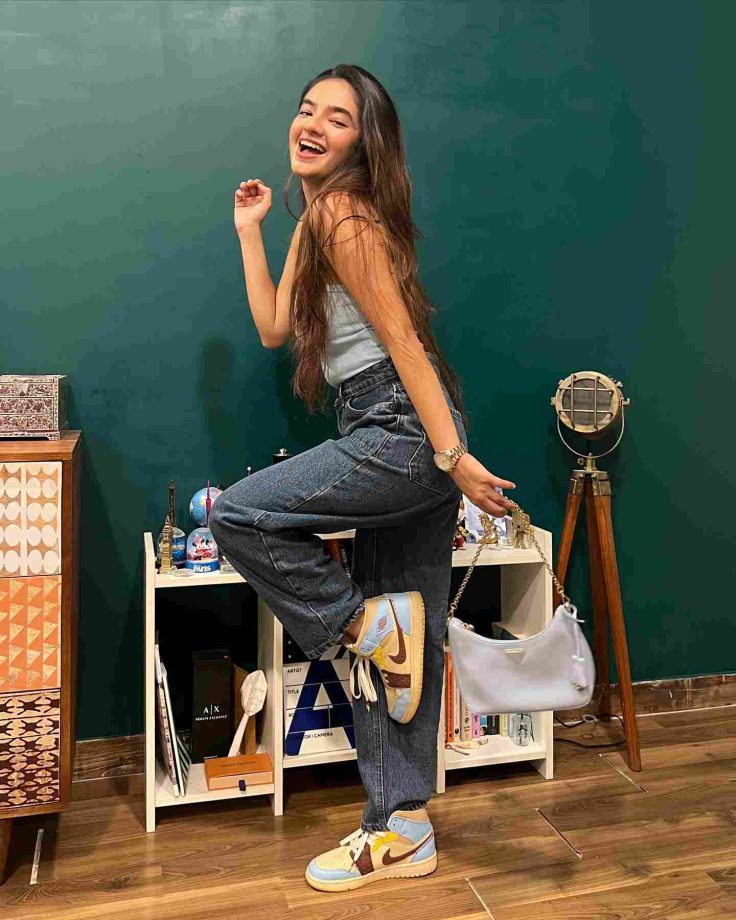 Anushka Sen’s ‘laid-back’ style file is all about denim couture, see pics 832085