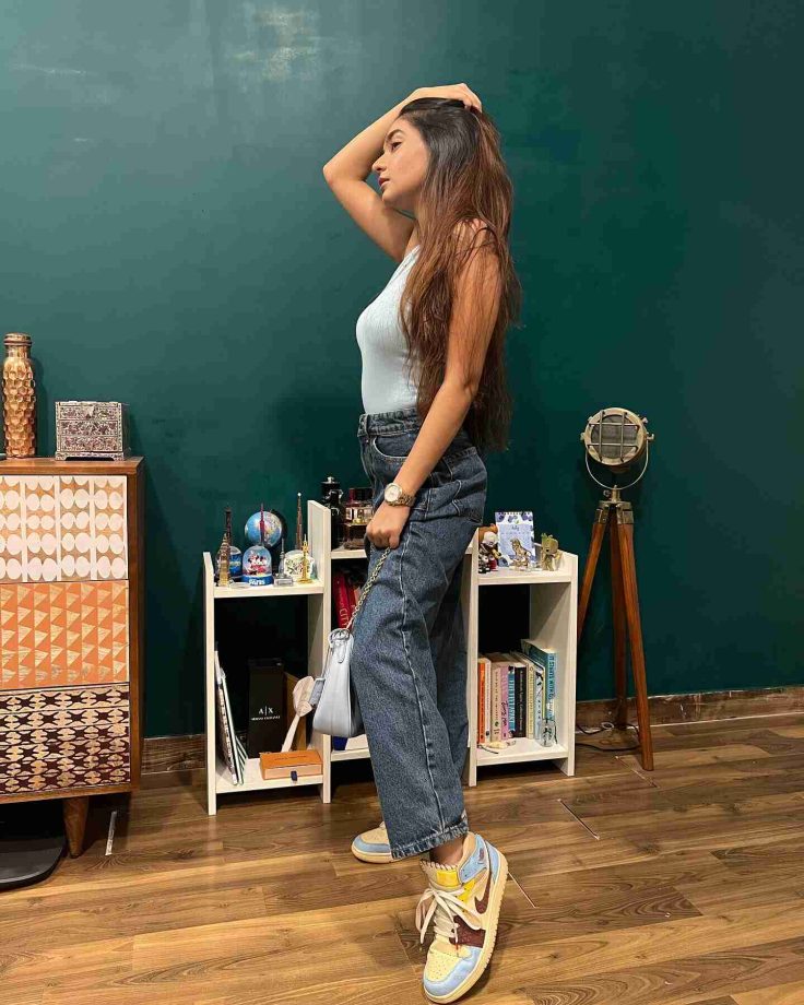 Anushka Sen’s ‘laid-back’ style file is all about denim couture, see pics 832089