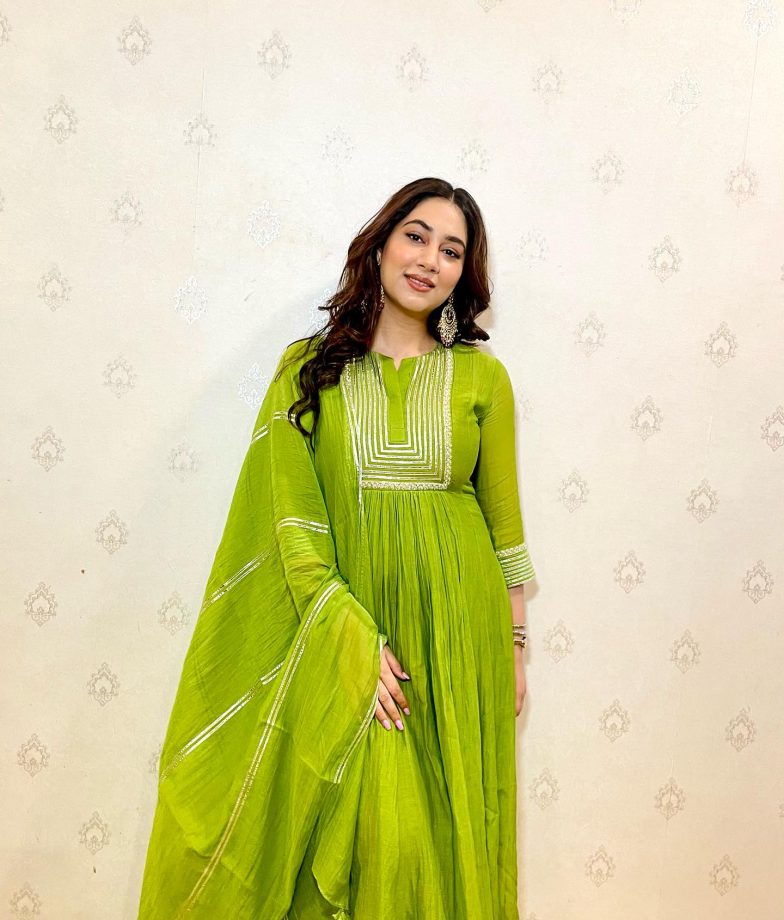 Disha Parmar exudes glam and grace in green embellished Anarkali suit 823219