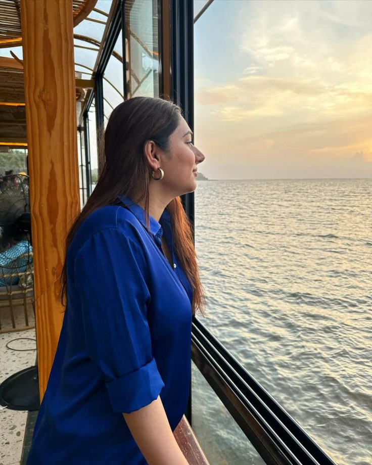 Disha Parmar's 'blue-ming' vacation vibes in pictures 836723