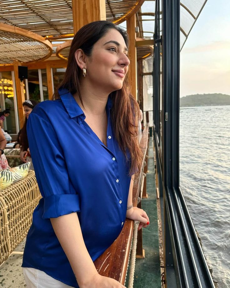 Disha Parmar's 'blue-ming' vacation vibes in pictures 836724