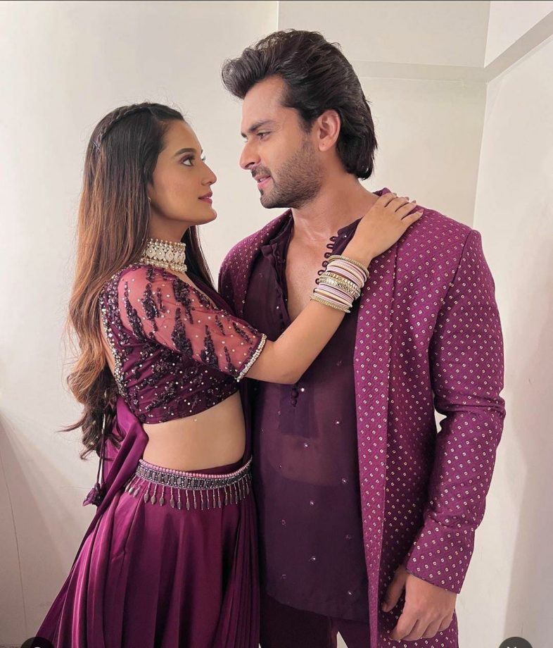 Double celebration for Shoaib Ibrahim Ayushi Khurana, Rachana Mistry and Iqbal khan as their show ‘Ajooni’ and ‘Na Umra Ki Seema Ho’ have completed one year, marking 300 episodes of their journey 837920