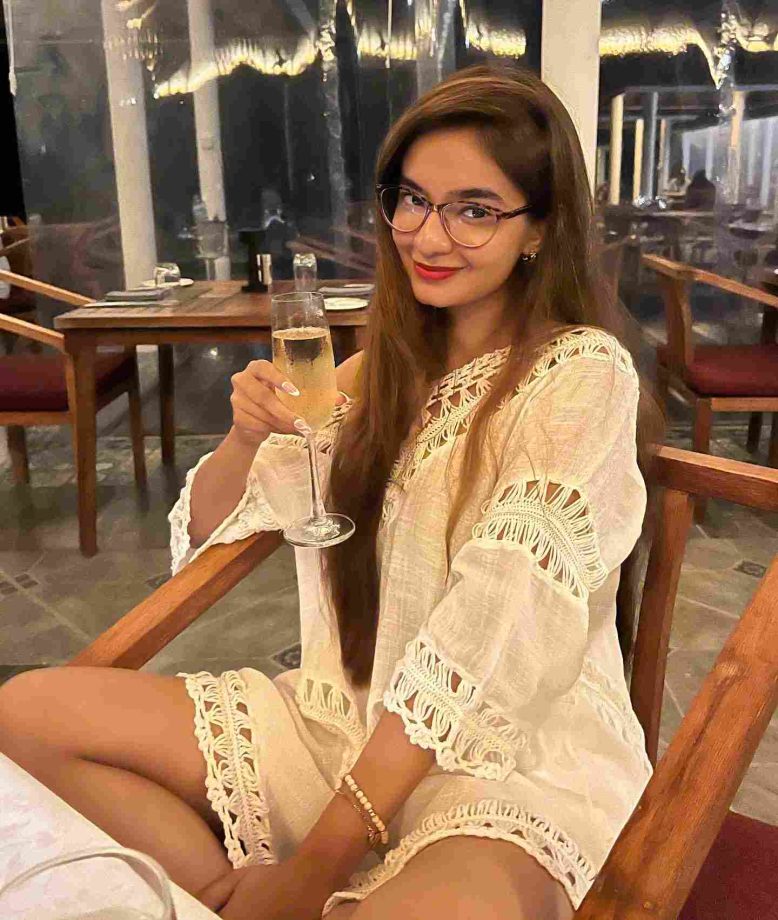 Here’s how Anushka Sen gives a toast to her birthdays 837408